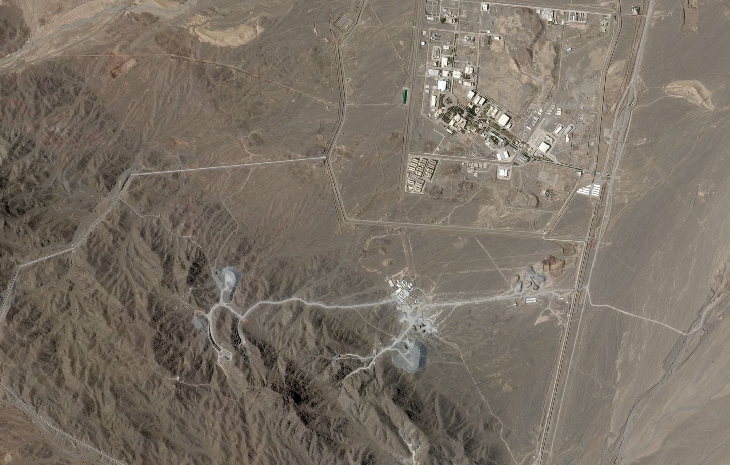 Te contamos todo sobre el monte Kolang, el emplazamiento nuclear iraní que Trump quiere bombardear Te contamos todo sobre el monte Kolang, el emplazamiento nuclear iraní que Trump quiere bombardear